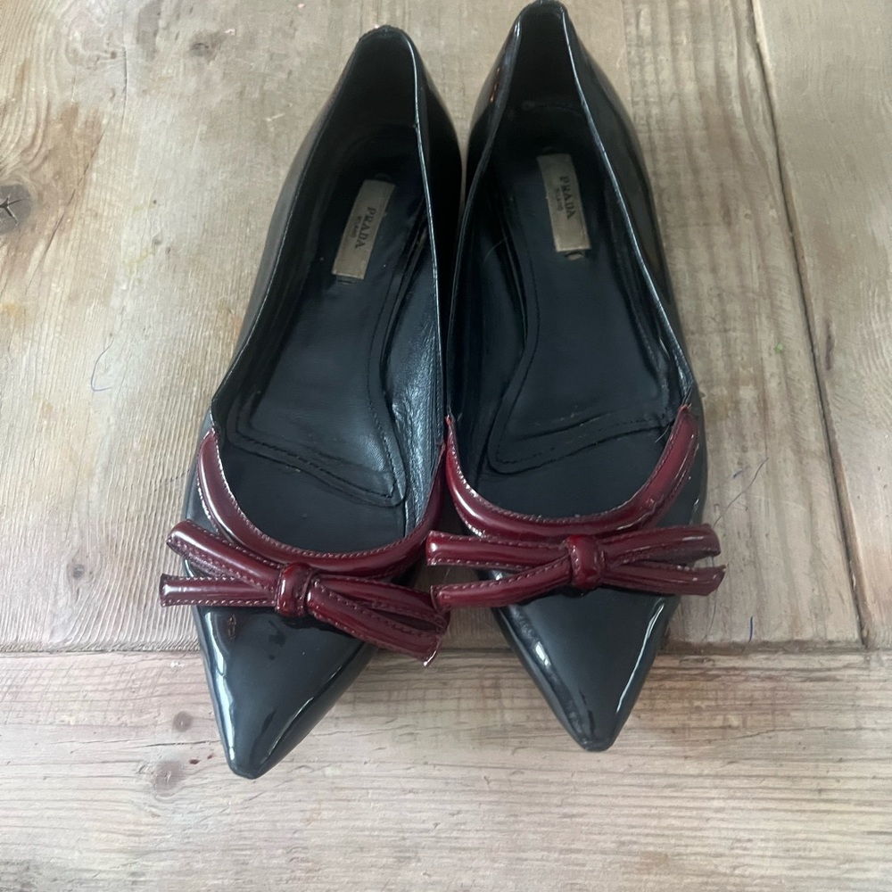 Prada Women's Black and Dark Red Patent Flats - Picture 12 of 13